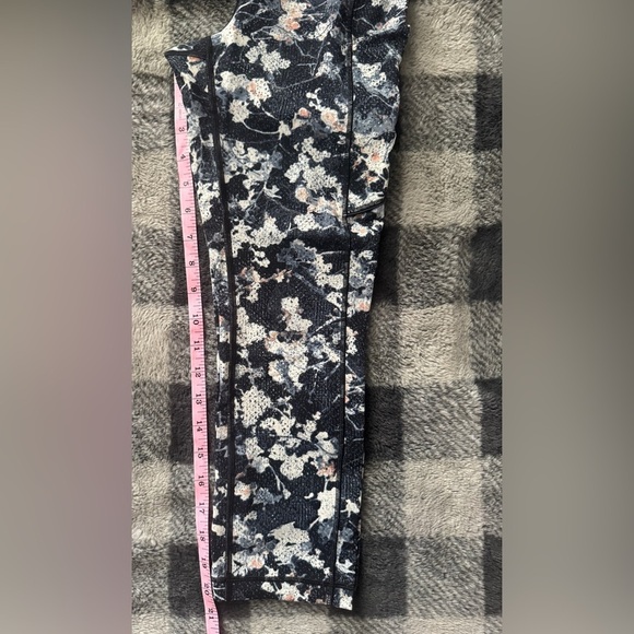 Lululemon Athletica Floral Patterned Leggings Size 4 - Picture 3 of 6